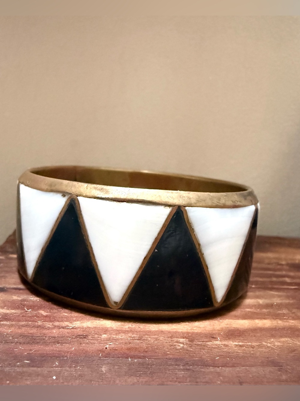 Black and White Geometric Inlay Bangle Bracelet